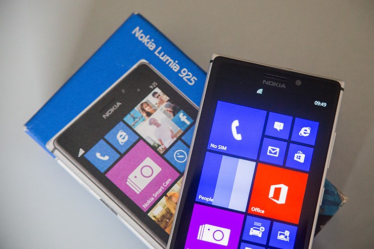 Nokia Lumia 925 (2).jpg